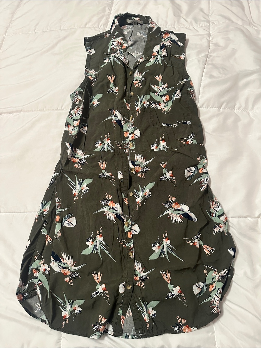 Vans Nuniors’ Tropical Grape Leaf Floral Print Open Back Shirttail Hem Dress XL
